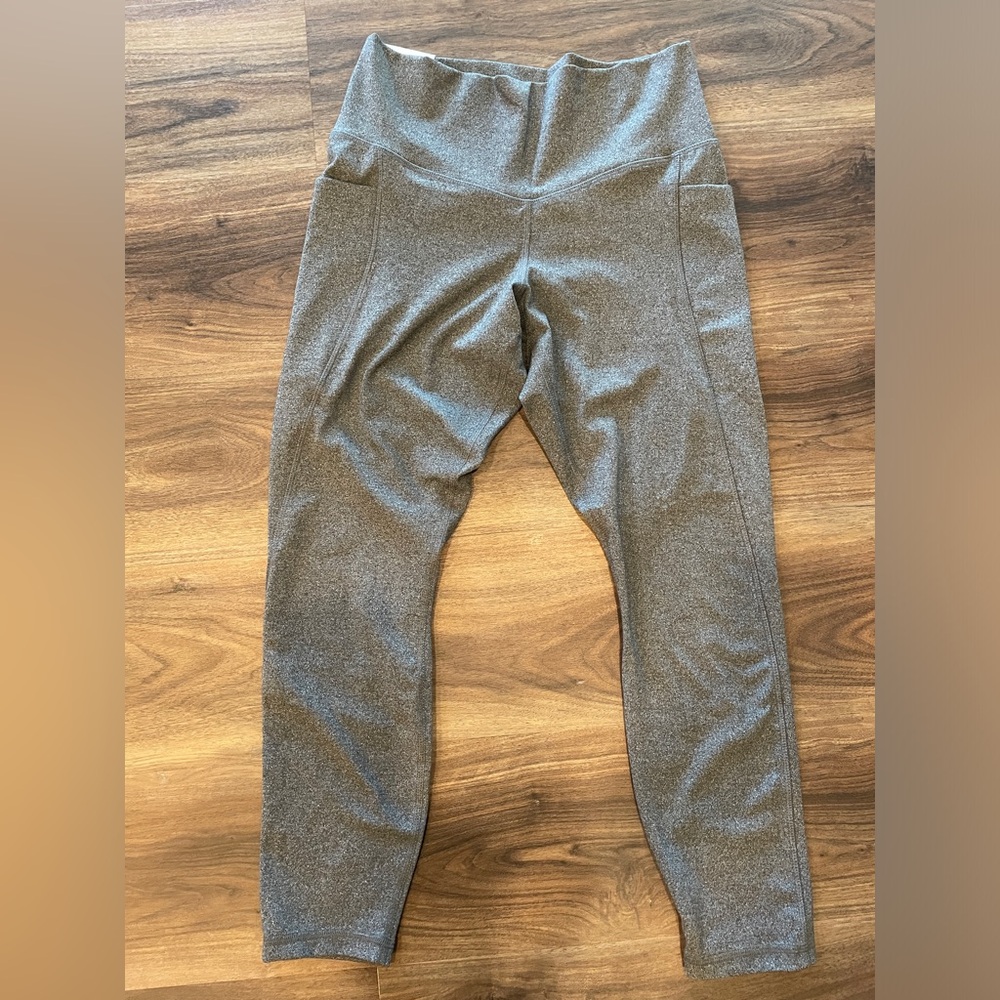 Women’s size L everyday high-rise ankle legging in Grey. NWT.